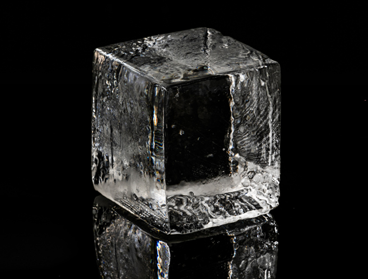 かき氷用「半貫目」の氷